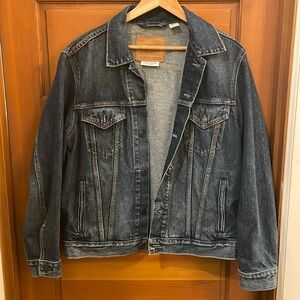 Levi’s jean jacket medium